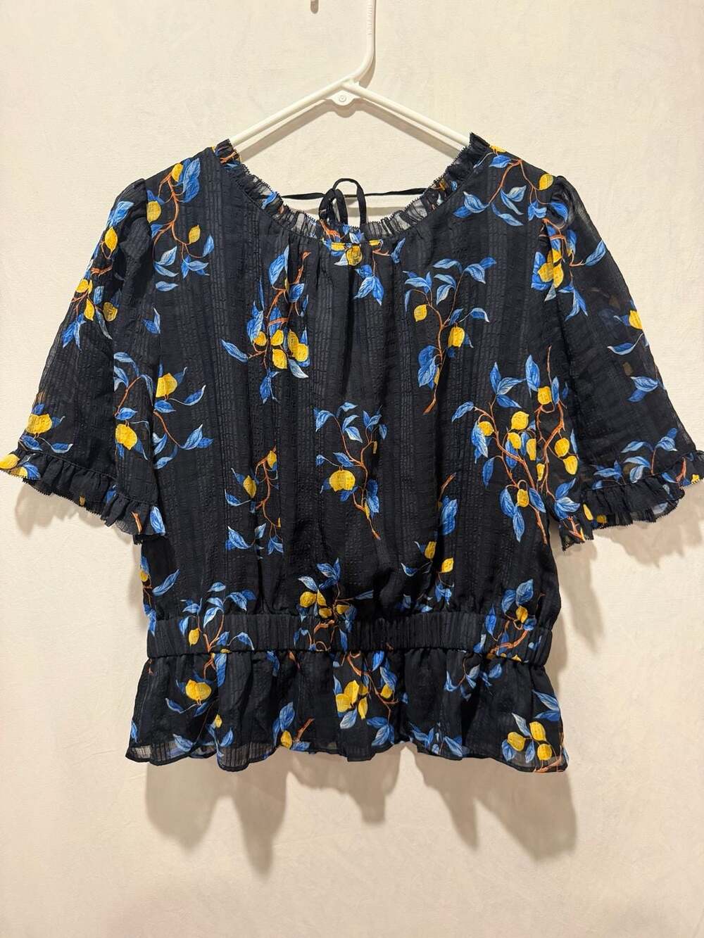 Ann Taylor Lemon Print Short Sleeve Smocked Ruffle Blouse Size Large